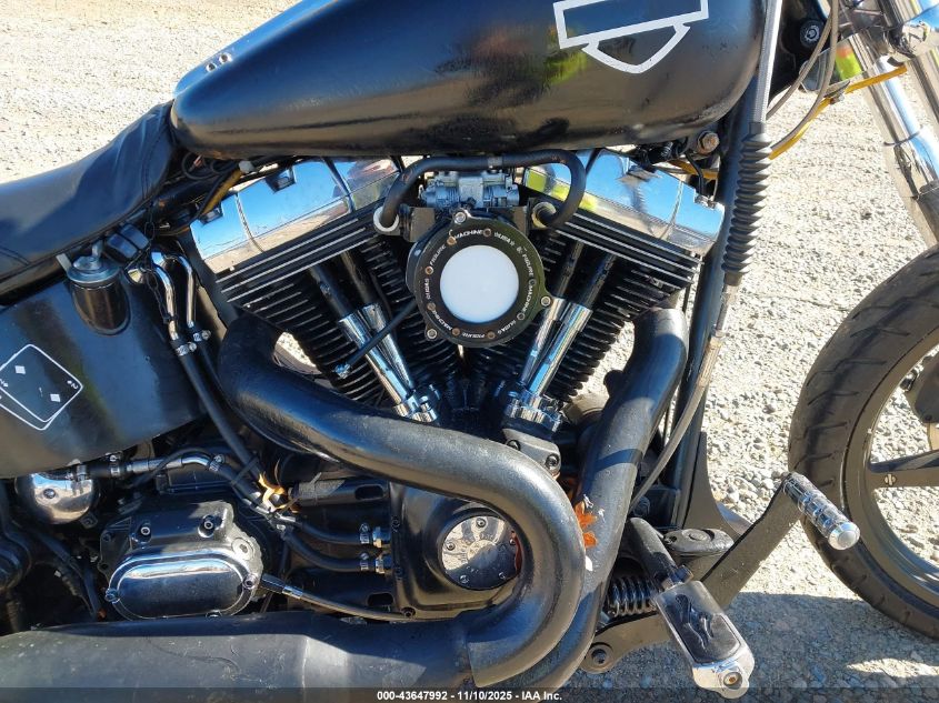 2000 Harley-Davidson Fxstd VIN: 1HD1BSY26YY068153 Lot: 43647992