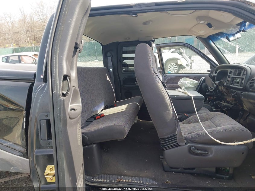 1998 Dodge Ram 2500 St VIN: 1B7KF236XWJ229730 Lot: 43648042