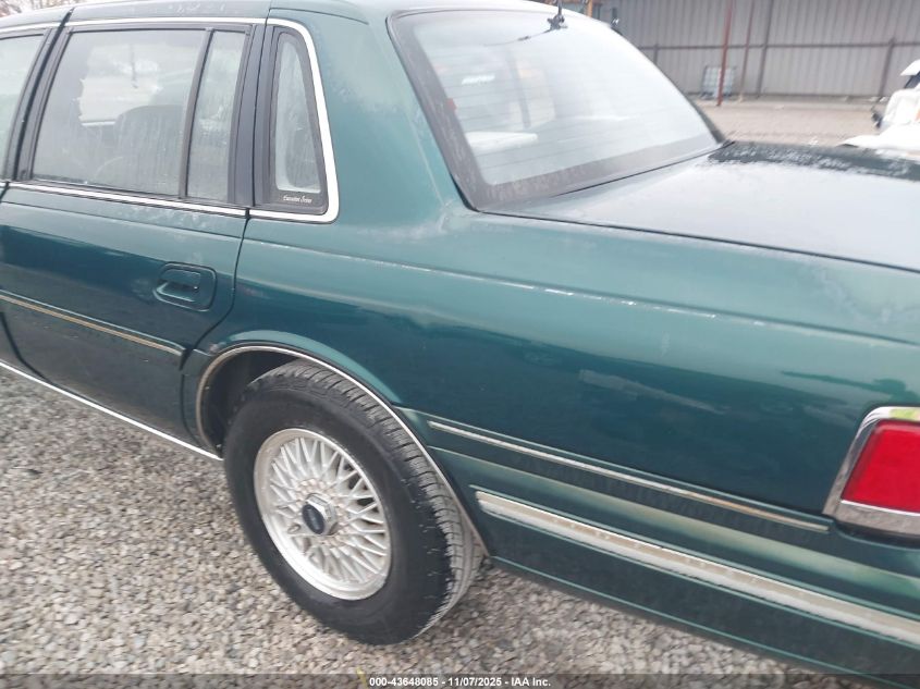 1993 Lincoln Continental Executive VIN: 1LNLM9741PY720224 Lot: 43648085