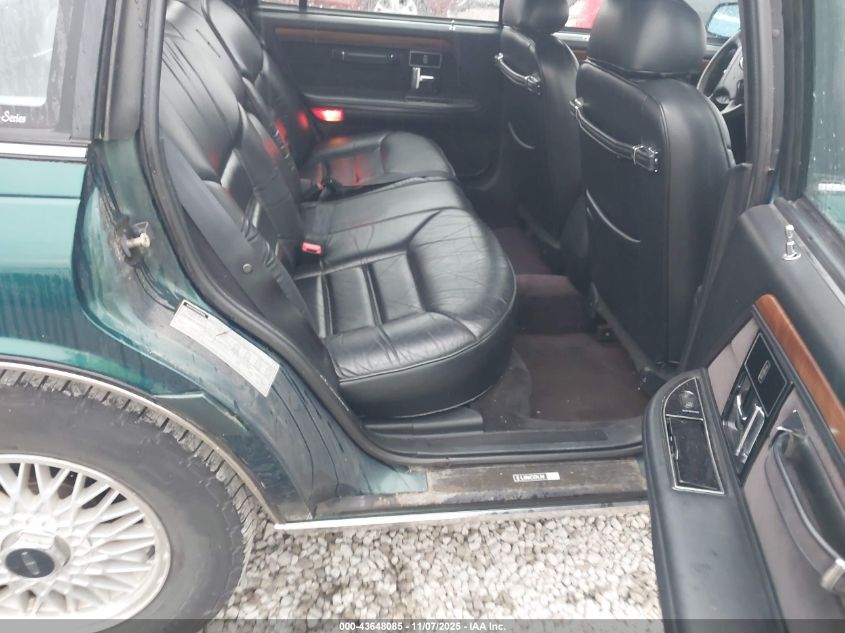 1993 Lincoln Continental Executive VIN: 1LNLM9741PY720224 Lot: 43648085