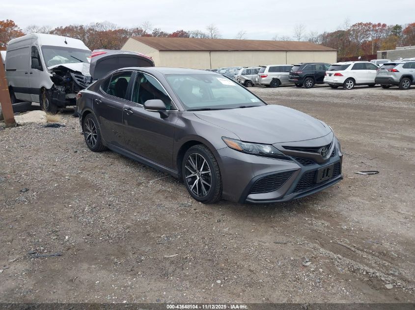 TOYOTA CAMRY SE AWD