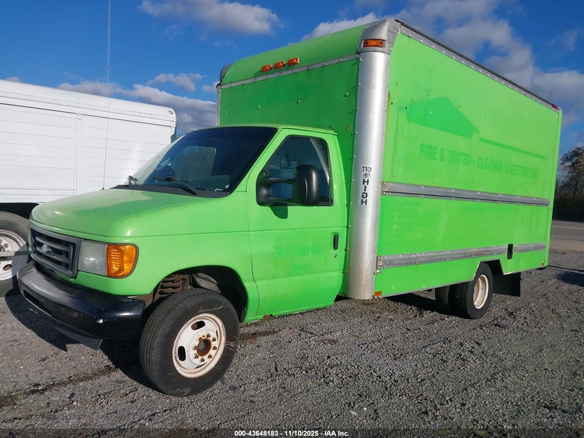 1FDWE35L34HA61653 2004 FORD ECONOLINE photo no. 2