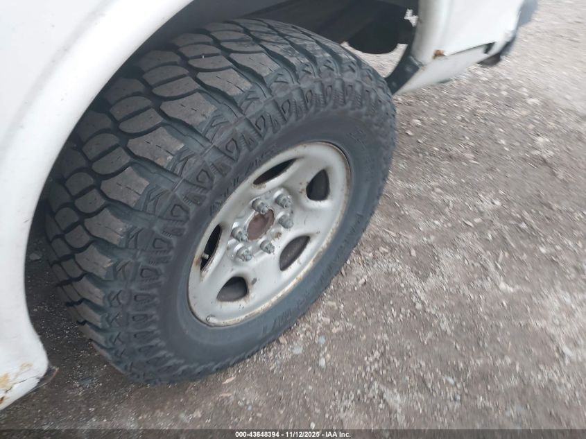 2005 Chevrolet Express VIN: 1GCFG15X351177516 Lot: 43648394