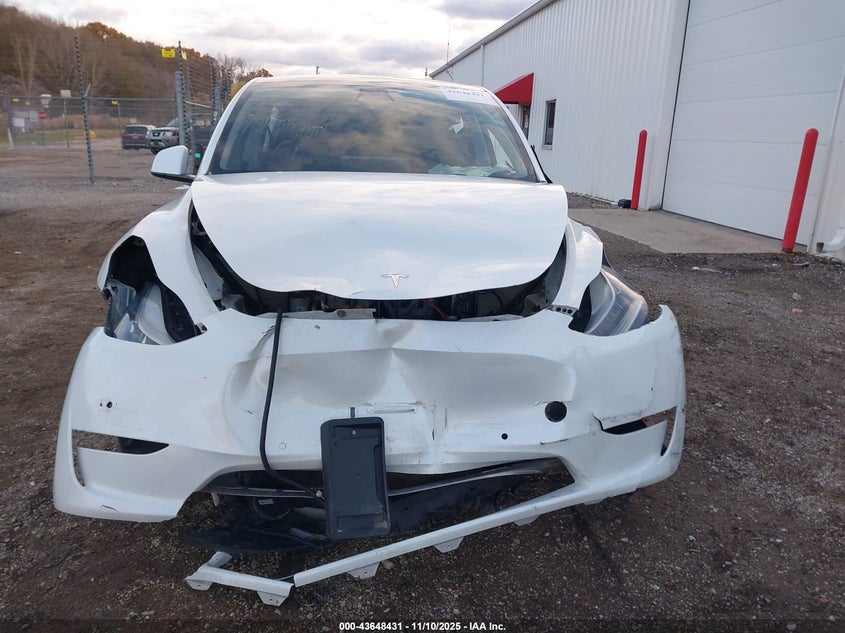 2020 Tesla Model Y Long Range Dual Motor All-Wheel Drive VIN: 5YJYGDEE3LF017097 Lot: 43648431