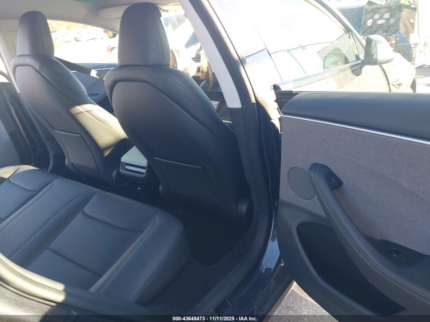 2025 Tesla Model 3 Long Range Rear-Wheel Drive/Standard VIN: 5YJ3E1EAXSF902178 Lot: 43648473