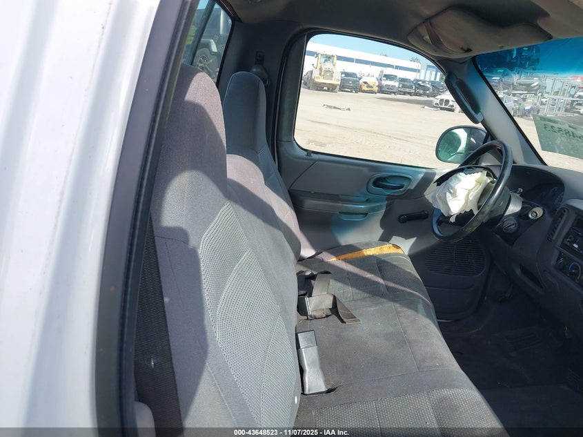 2002 Ford F-150 Xl/Xlt VIN: 1FTRF17202NC00174 Lot: 43648523