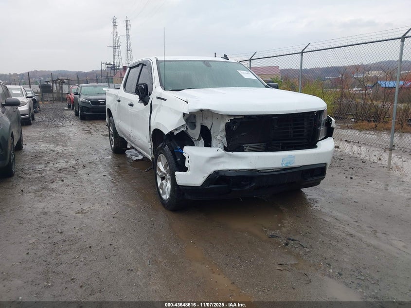 CHEVROLET SILVERADO 1500 4WD SHORT BED CUSTOM