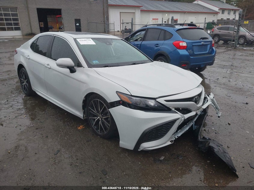 TOYOTA CAMRY SE AWD