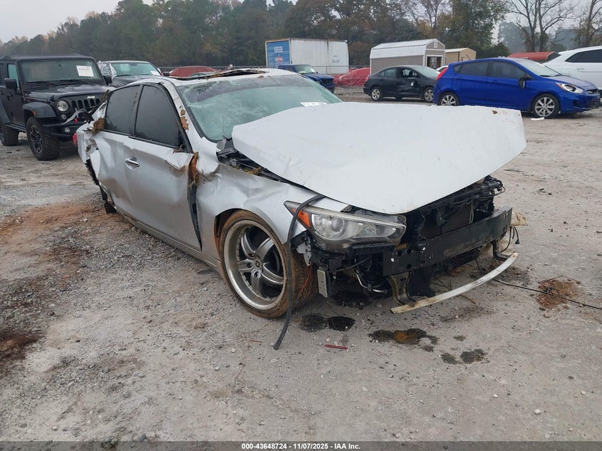 INFINITI Q50 PREMIUM