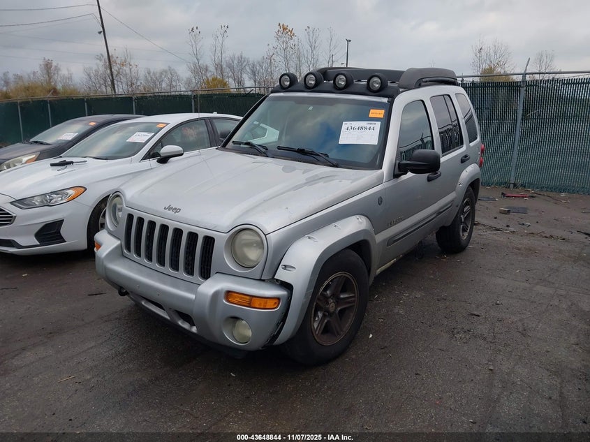 1J4GL38K04W208213 2004 JEEP LIBERTY (NORTH AMERICA) photo no. 2