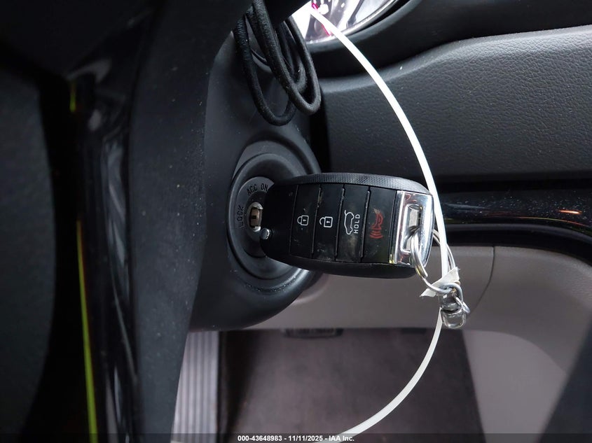 KNDMB5C15G6123815 2016 KIA SEDONA photo no. 11