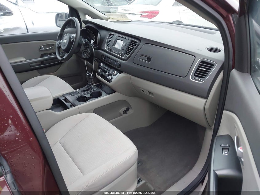 KNDMB5C15G6123815 2016 KIA SEDONA photo no. 5