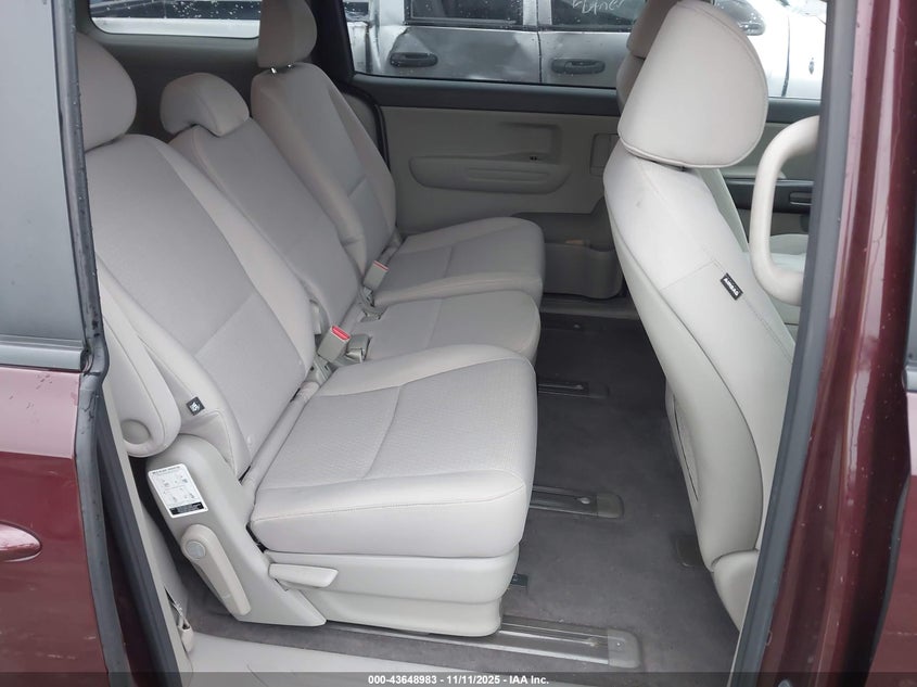 KNDMB5C15G6123815 2016 KIA SEDONA photo no. 8