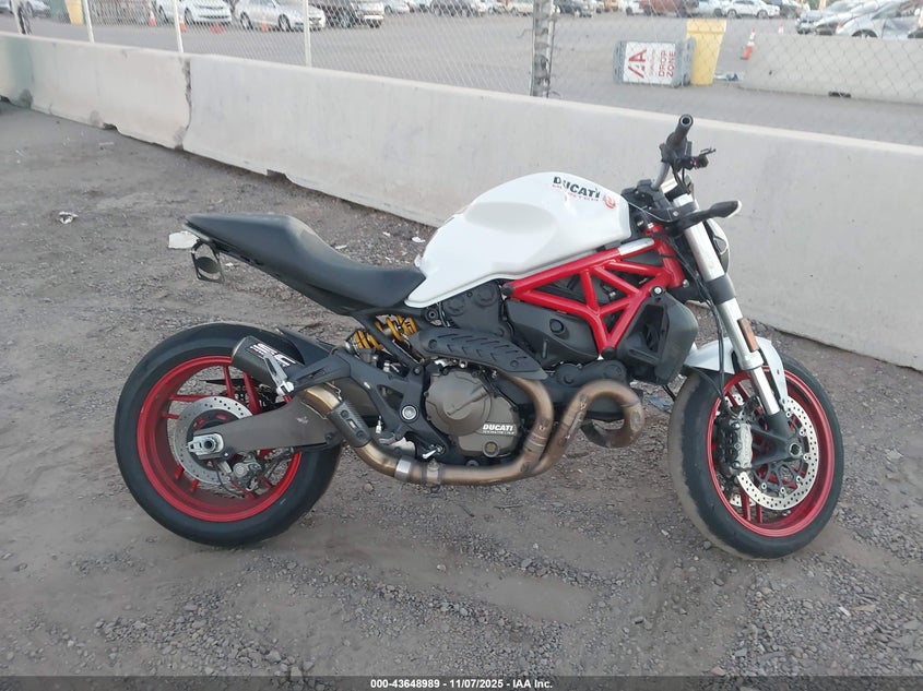 2015 Ducati Monster 821 VIN: ZDM1RBTS2FB013417 Lot: 43648989