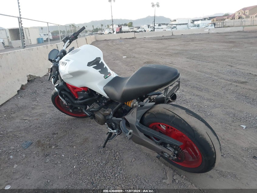 ZDM1RBTS2FB013417 2015 DUCATI MONSTER photo no. 3
