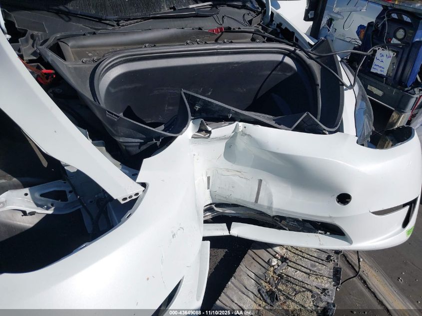 2023 Tesla Model Y Awd/Long Range Dual Motor All-Wheel Drive VIN: 7SAYGAEE5PF596536 Lot: 43649088