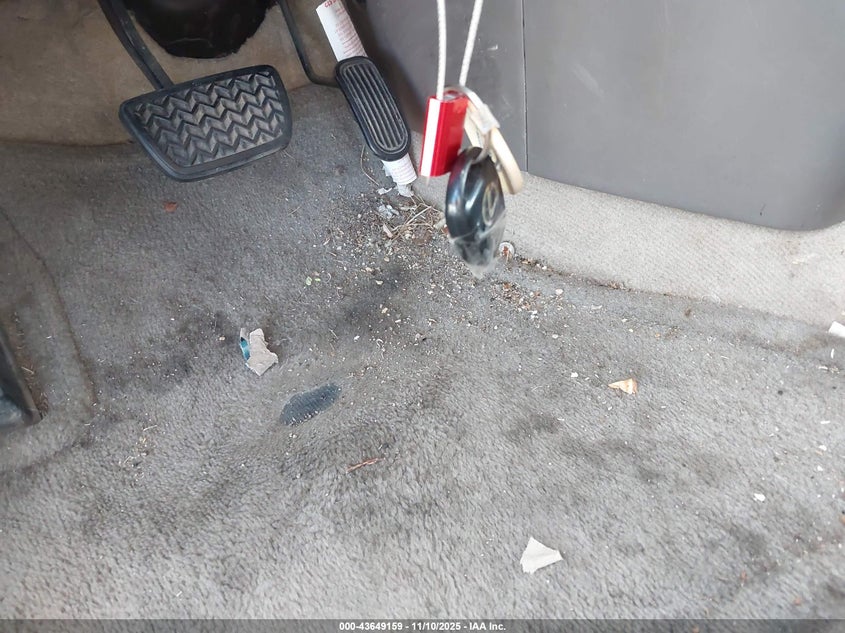 2001 Lexus Rx 300 VIN: JTJHF10U810196651 Lot: 43649159