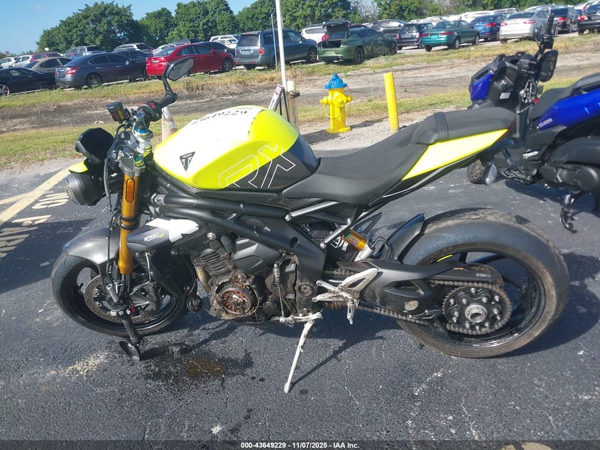 2026 TRIUMPH MOTORCYCLE SPEED TRIPLE SMTP12S47TTCK8043