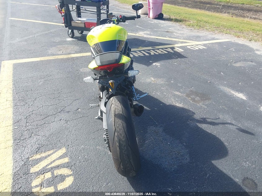 2026 TRIUMPH MOTORCYCLE SPEED TRIPLE SMTP12S47TTCK8043