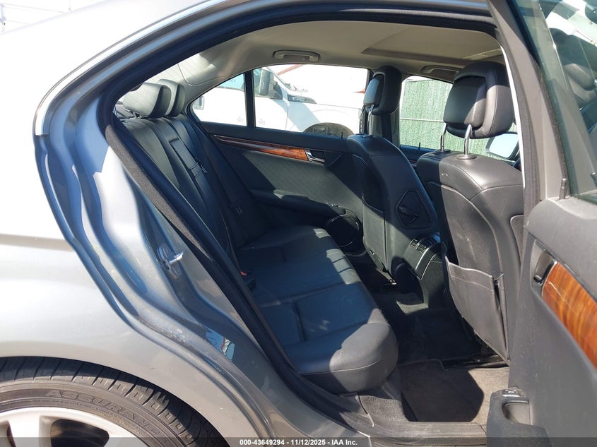 2009 Mercedes-Benz C 300 Luxury 4Matic VIN: WDDGF81X19F228354 Lot: 43649294