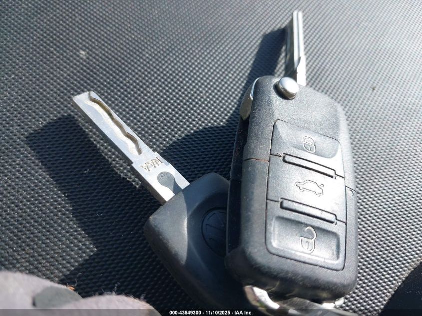 2009 Volkswagen New Beetle 2.5L VIN: 3VWRW31C49M515249 Lot: 43649300