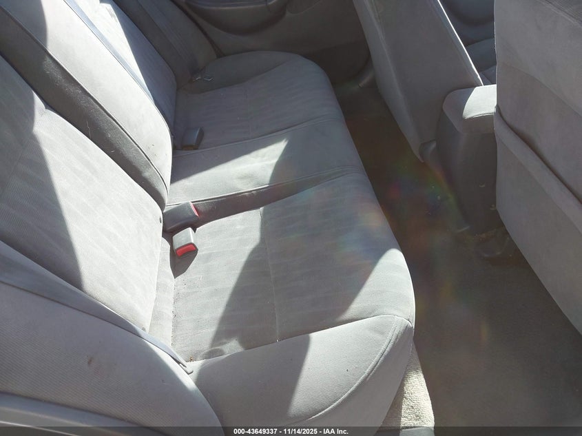 2HGES16564H604776 2004 HONDA CIVIC photo no. 8
