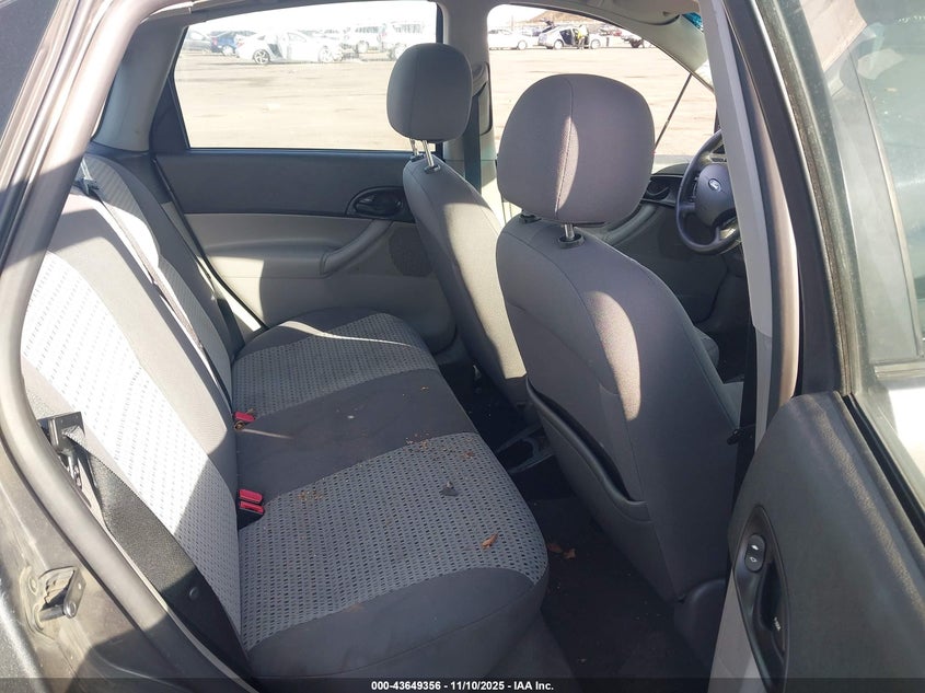 1FAFP34N67W149829 2007 FORD FOCUS photo no. 8