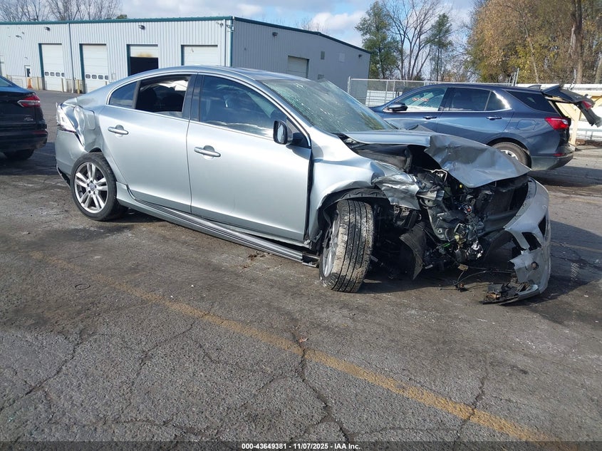 2013 VOLVO S60 T5 - YV1612FS2D2205609