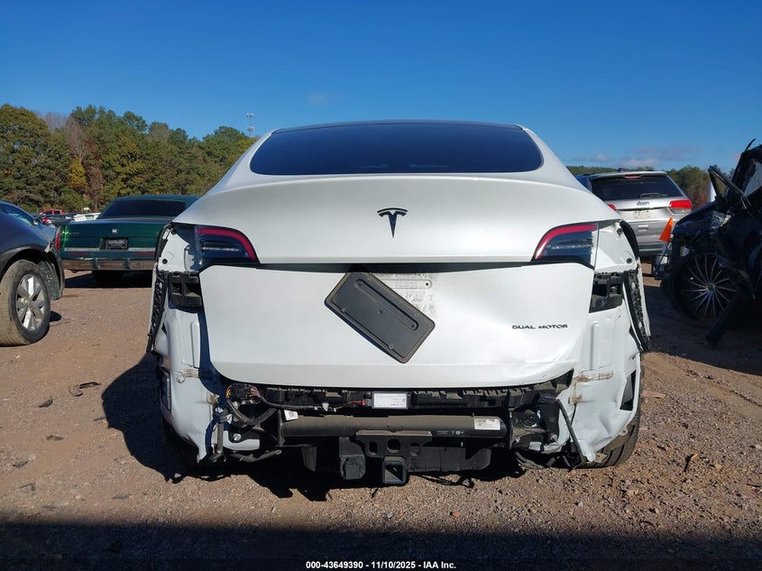 2021 Tesla Model Y Long Range Dual Motor All-Wheel Drive VIN: 5YJYGDEE6MF090241 Lot: 43649390