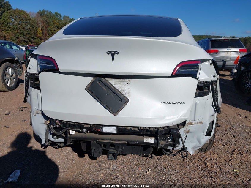 2021 Tesla Model Y Long Range Dual Motor All-Wheel Drive VIN: 5YJYGDEE6MF090241 Lot: 43649390