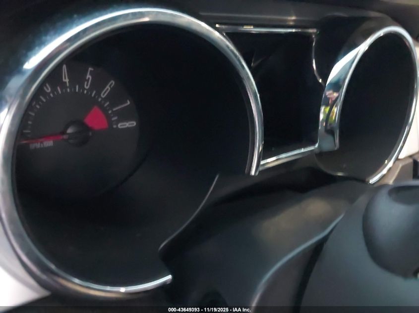 2005 Ford Mustang Gt Deluxe/Gt Premium VIN: 1ZVFT82H755219564 Lot: 43649393