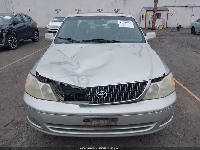 2000 Toyota Avalon Xls VIN: 4T1BF28B4YU070688 Lot: 43649454
