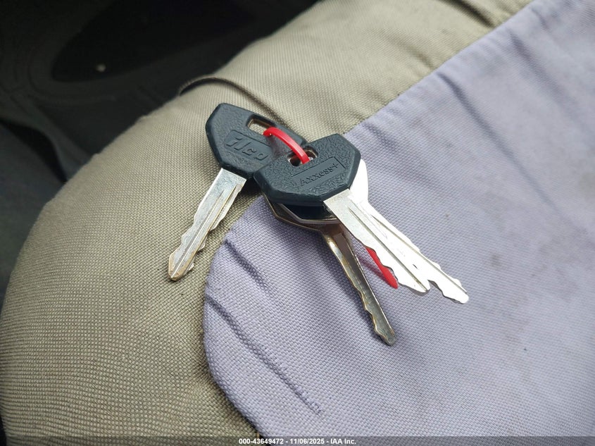 2000 Jeep Wrangler Sport VIN: 1J4FA49S2YP735627 Lot: 43649472