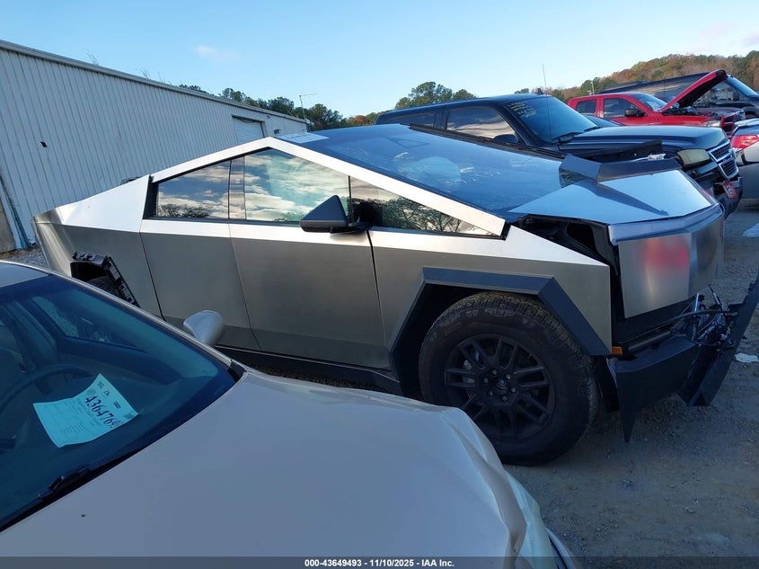 2025 Tesla Cybertruck All-Wheel Drive VIN: 7G2CEHED4SA071001 Lot: 43649493