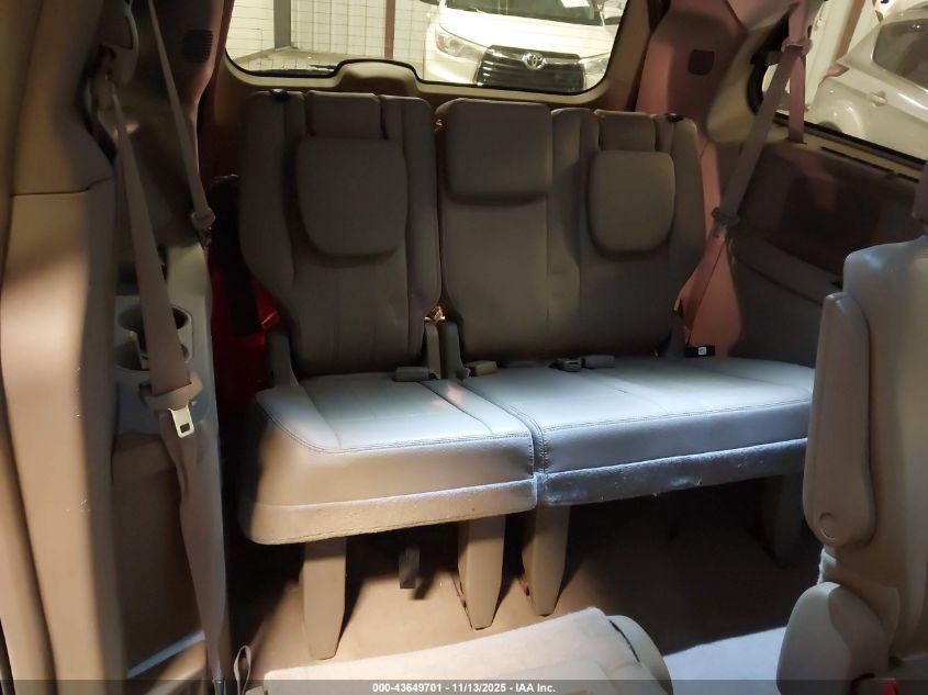 2016 Chrysler Town & Country Touring-L Anniversary Edition VIN: 2C4RC1CG6GR120074 Lot: 43649701