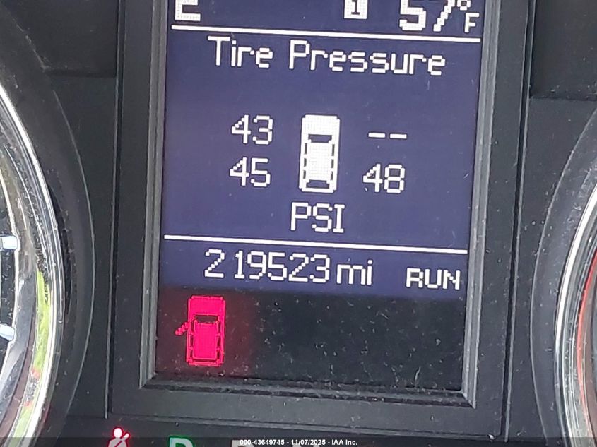 2011 Chrysler Town & Country Touring-L VIN: 2A4RR8DG5BR607811 Lot: 43649745