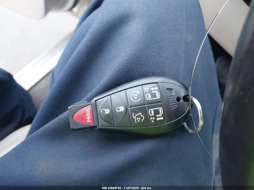 2011 Chrysler Town & Country Touring-L VIN: 2A4RR8DG5BR607811 Lot: 43649745