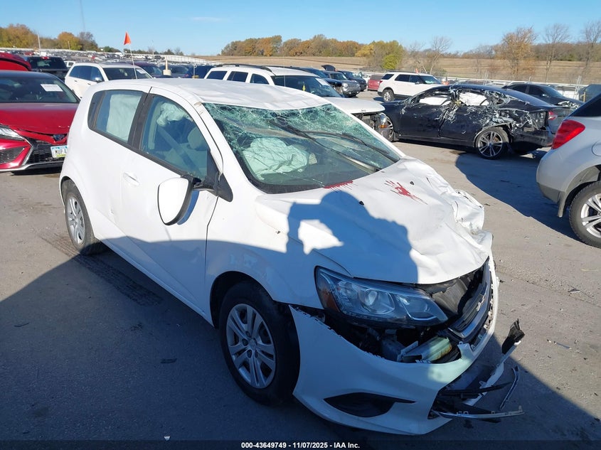 CHEVROLET SONIC LT AUTO