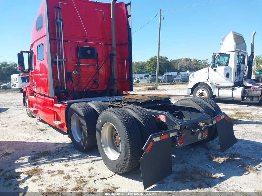 2016 VOLVO VN auction photo 3