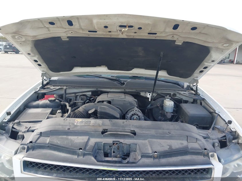 2014 Chevrolet Suburban 1500 Lt VIN: 1GNSCJE04ER246199 Lot: 43649828