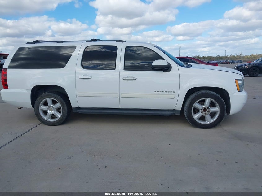 2014 Chevrolet Suburban 1500 Lt VIN: 1GNSCJE04ER246199 Lot: 43649828