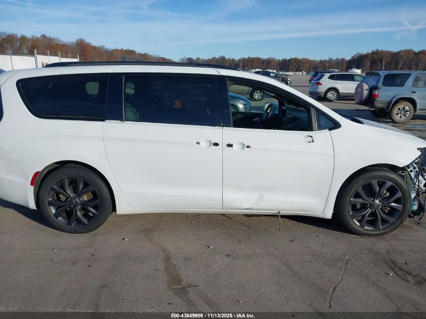 2019 Chrysler Pacifica Touring Plus VIN: 2C4RC1FG8KR532386 Lot: 43649906
