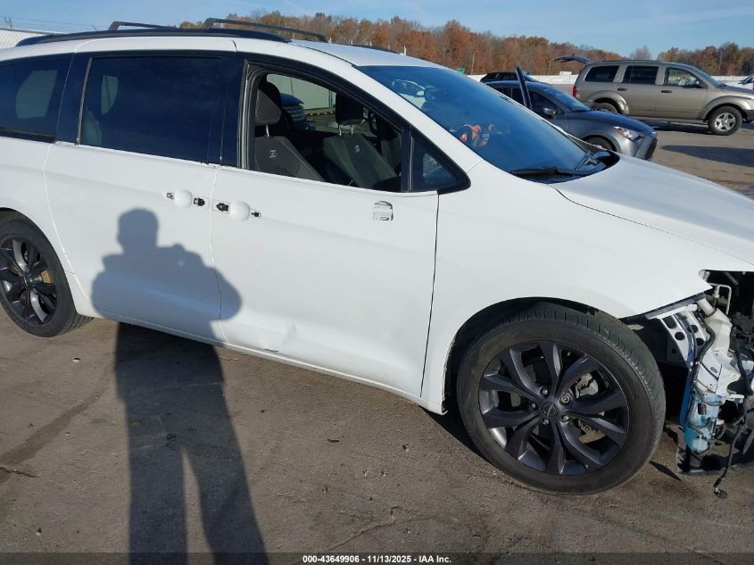 2019 Chrysler Pacifica Touring Plus VIN: 2C4RC1FG8KR532386 Lot: 43649906