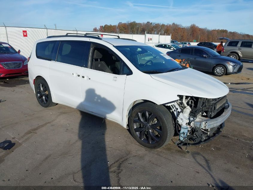 CHRYSLER PACIFICA TOURING PLUS