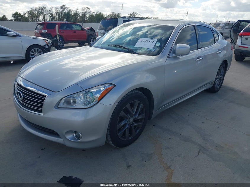 JN1BY1AP1BM324849 2011 INFINITI M photo no. 2