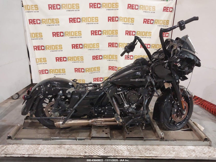 2018 Harley-Davidson Fltrxs Road Glide Special VIN: 1HD1KTC12JB685031 Lot: 43649922