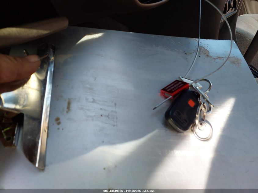 2000 Toyota Camry Le VIN: JT2BG28K4Y0383421 Lot: 43649966