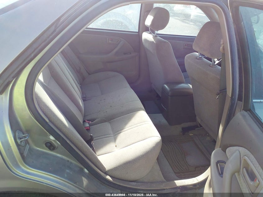 2000 Toyota Camry Le VIN: JT2BG28K4Y0383421 Lot: 43649966