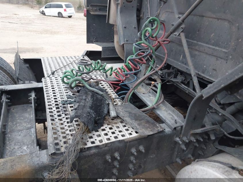 2004 Volvo Vn Vnl VIN: 4V4NC9TK34N365882 Lot: 43650004