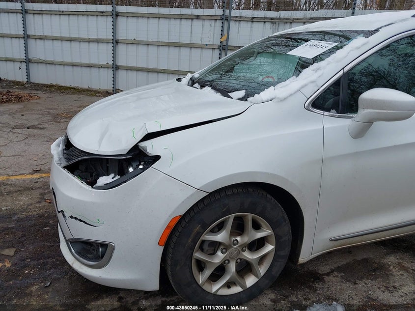 2017 Chrysler Pacifica Touring-L VIN: 2C4RC1BG0HR794921 Lot: 43650245